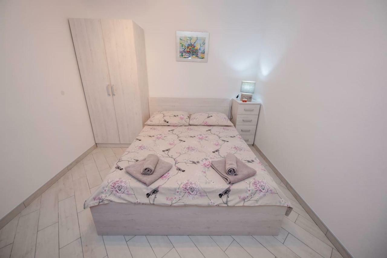 Apartman Marcela Palit Eksteriør bilde