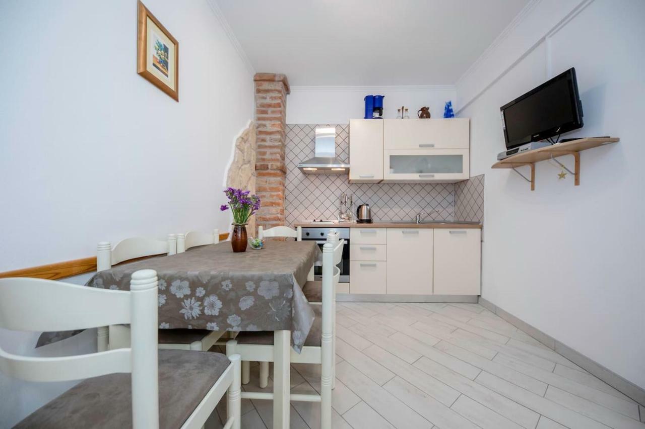 Apartman Marcela Palit Eksteriør bilde